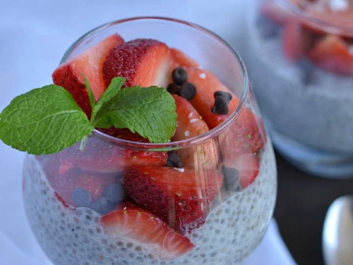 Easy Way Prepare Strawberry Coconut Chia Seed Pudding | Vegan the So Delicious Appealing