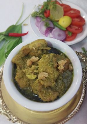 A picture of #chicken (Hariyali Khoya Chicken).