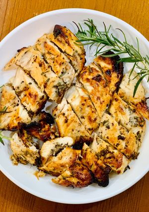 Hình của món Ức gà nướng mật ong balsamic rất tốt cho người ăn giảm cân!.
