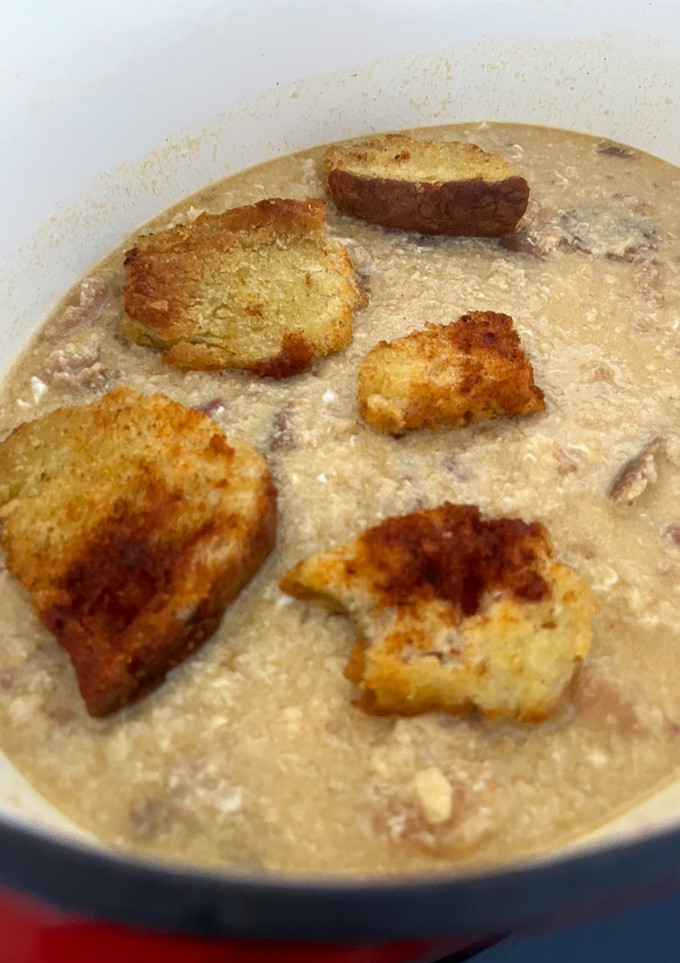 Una foto de Sopa de ajo o sopa castellana muy fácil