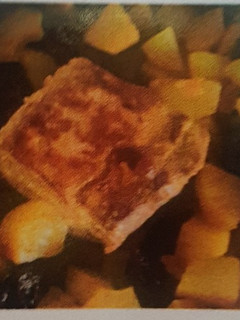 Una foto de Lomo con fruta