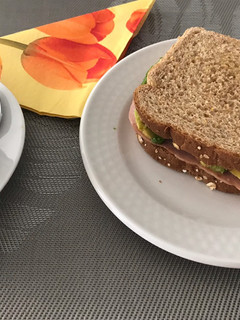 Una foto de Sándwich sano y nutritivo para el desayuno