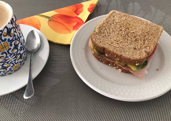 Sándwich sano y nutritivo para el desayuno Receta de Patricia Quiroga  Newbery- Cookpad