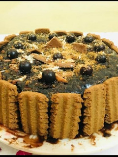 A picture of Layer chocolate pancake.