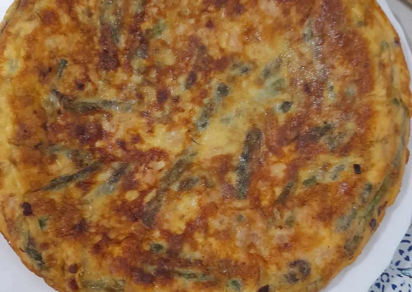 Tortilla de espárragos trigueros con atún