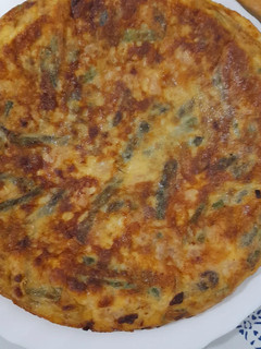 Una foto de Tortilla de espárragos trigueros con atún
