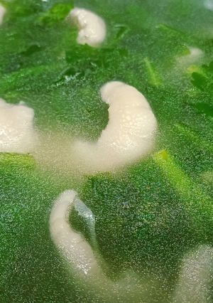 Hình của món Canh chân gà rút xương nấu tần ô.