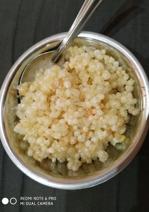 ઈન્સ્ટન્ટ ગુંદર પાક (Instant gundar pak recipe in Gujarati) રેસીપી મુખ્ય ફોટો