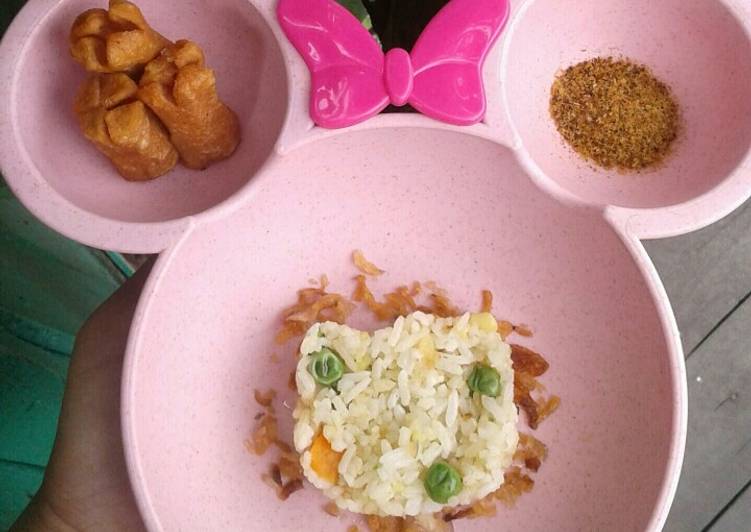 Langkah Mudah untuk Menyiapkan Nasgor (nasi goreng margarin) yang Lezat Sekali