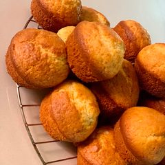 Vanilla muffins 😋 A picture of Vanilla muffins 😋.