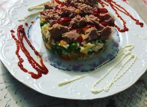 Una foto de Arroz cinco delicias más la comensal seis
