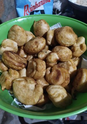 Una foto de Buñuelitos de harina común.🍊
