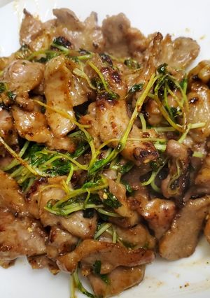 梅花豬柳拌豆苗 的食譜成品照片