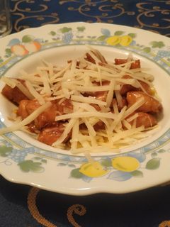 Una foto de Pavo en salsa teriyaki con queso