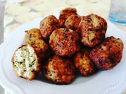 Una foto di polpette di pane