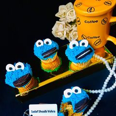 A picture of Cookie Monster Cupcakes (Hidden Oreo/Cookie Cupcake).