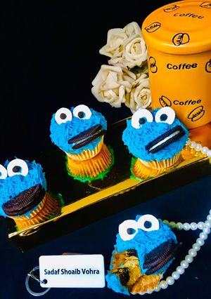A picture of Cookie Monster Cupcakes (Hidden Oreo/Cookie Cupcake).