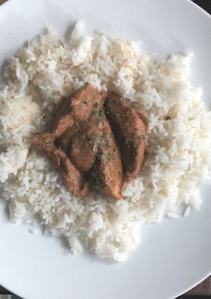 Una foto de Pollo en salsa de 7 nueces (mole casero)
