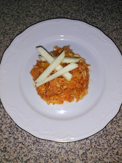 Una foto de Ensalada de col blanco con manzana al pimentón