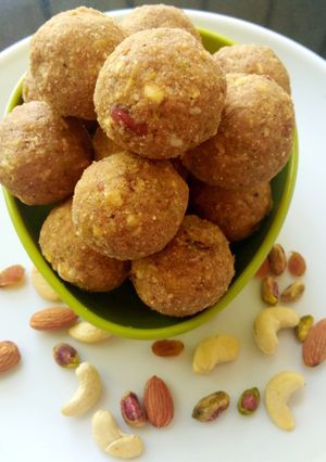 A picture of Dry fruits and gond laddu.