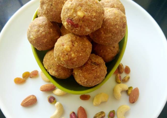 Dry fruits and gond laddu
