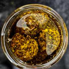 Una foto de BOLAS De QUESO RICOTTA y Zaatar, en Aceite de Oliva...🫒🫒...!