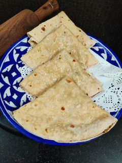गेहूं की रोटी (Gehu ki Roti recipe in Hindi) रेसिपी मुख्य फोटो
