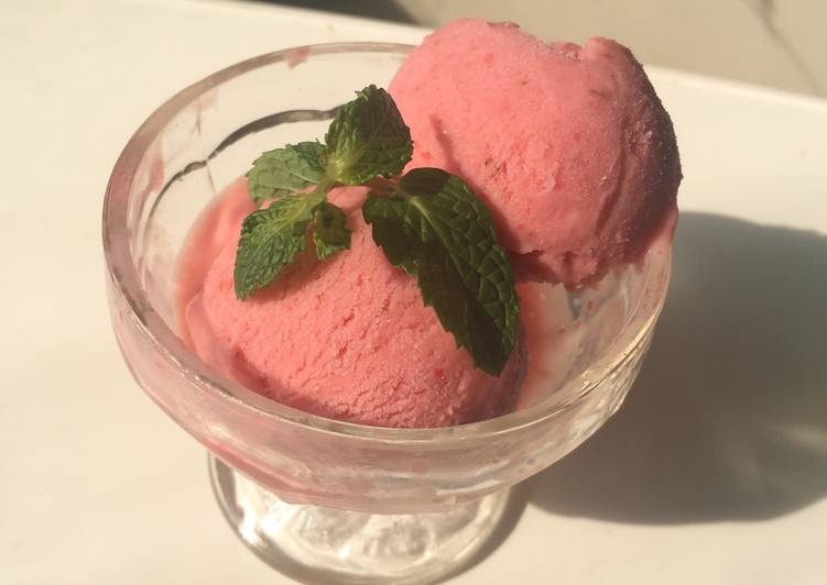 Easiest Way to Prepare Speedy Strawberry Frozen Yogurt