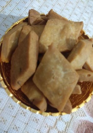 आटे के नमक पारे (Aate ke namakpare recipe in Hindi) रेसिपी मुख्य फोटो