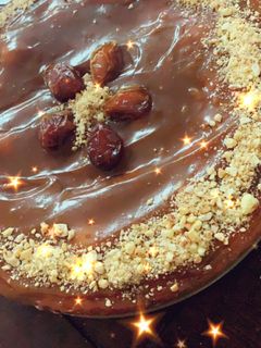 صورة لوصفة كيكه التمر بالتوفي 🥧