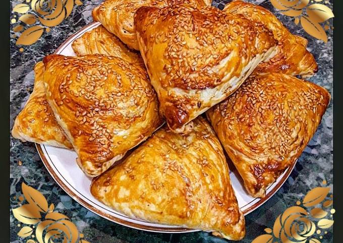 Самса слоёная с мясом индейки
