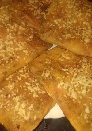 صورة لوصفة رغيفات صغار في الفرن معمرين بالكفتة و الخضر 😋