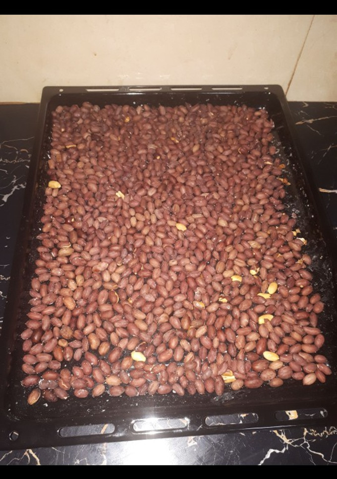 A picture of Oven roasted groundnuts.