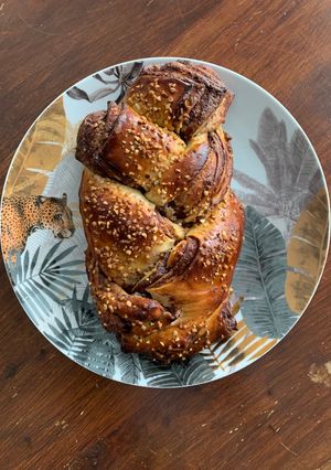 Une photo de Brioche tressée & feuilleté au pralin
