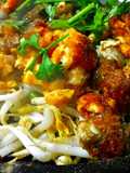 Crispy Mussel Pancake (Hoy Tod)