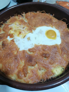 Una foto de Patatas con bacon y huevos gratinadas