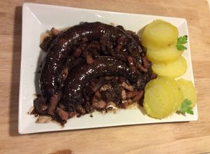 Une photo de Saucisse de Toulouse au vin rouge