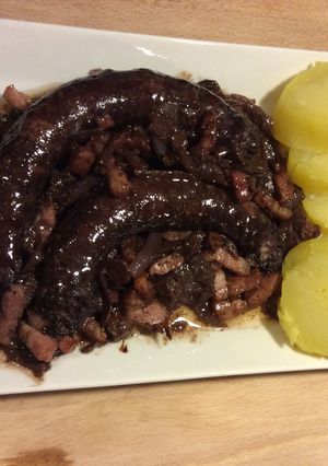 Une photo de Saucisse de Toulouse au vin rouge
