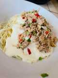 Espaguetis con salsa bechamel y pollo🍝