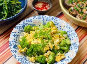 Hình của món Bông Cải Xanh Xào Trứng.