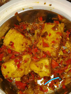 A picture of Awara with sauce.