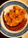 Pulpo asado con cama de cebolla y patatas al pimentón de La Vera