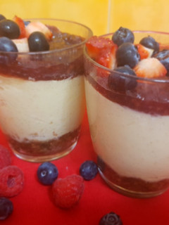 Una foto de Vasitos de cheesecake al microondas