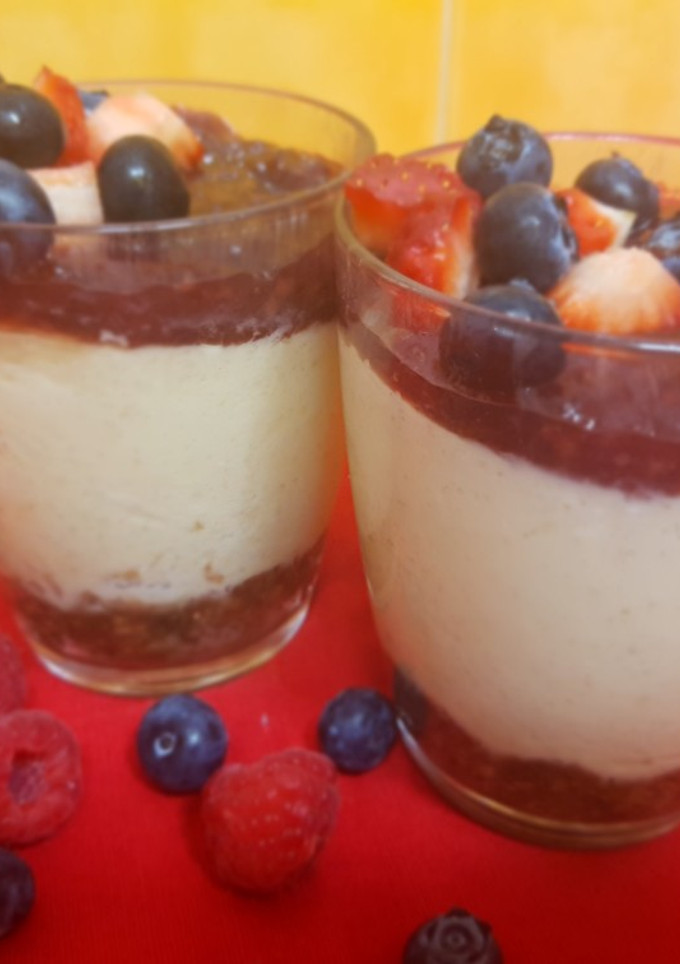 Una foto de Vasitos de cheesecake al microondas
