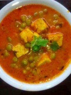 A picture of Matar Paneer Masala.