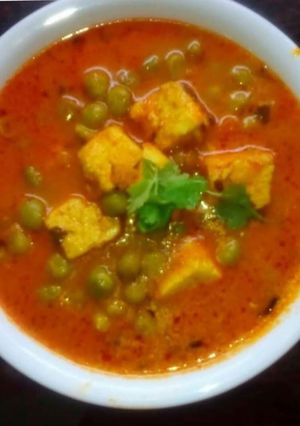 A picture of Matar Paneer Masala.