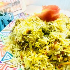 A picture of Jhat pat biryani.