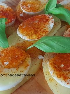 Una foto de Huevos a la gallega
