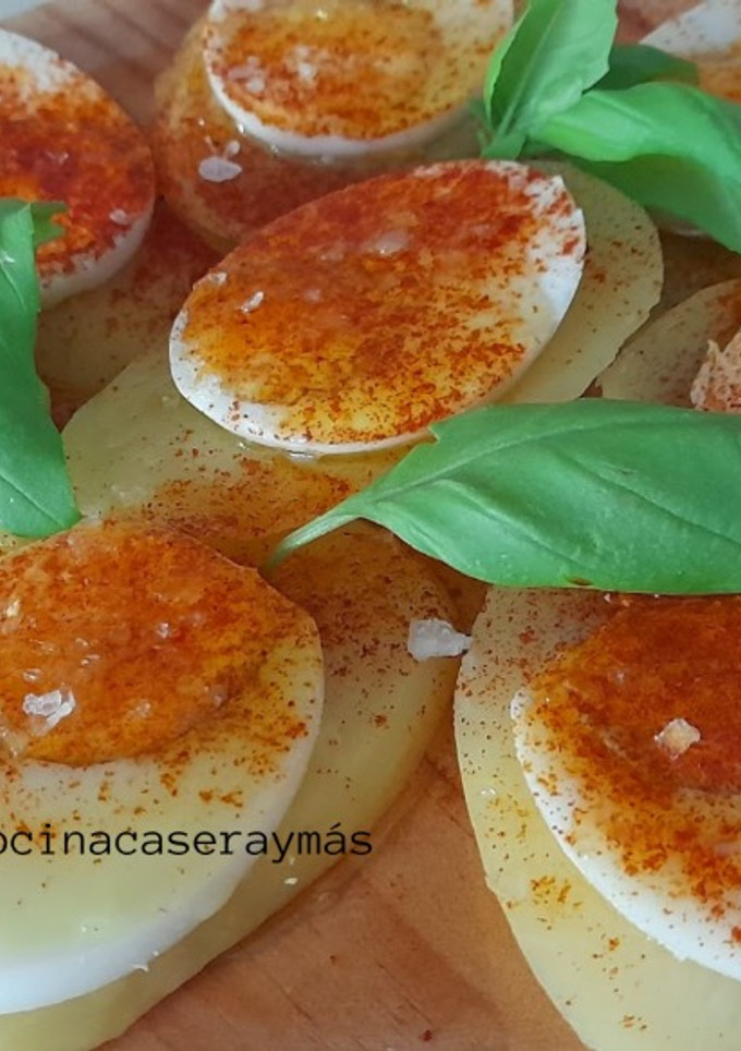 Una foto de Huevos a la gallega