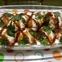 A picture of Dahi Bhalla.